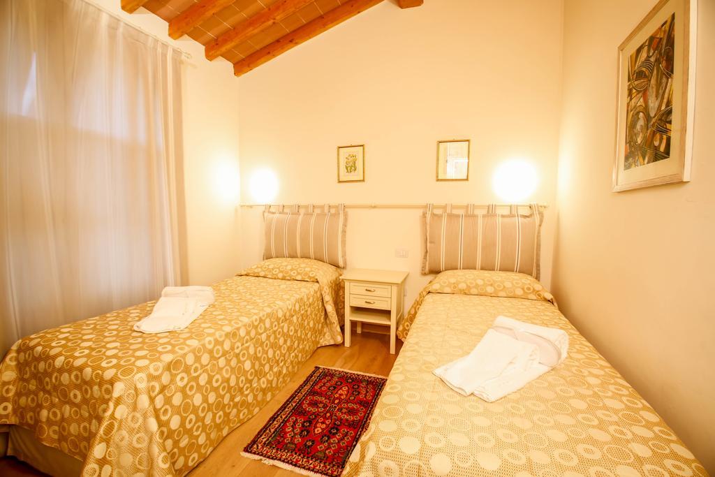 Casa Montecuccoli Монтелупо-Фьорентино Номер фото